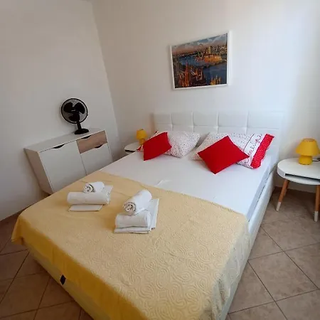 Apartment Dario Pag Town